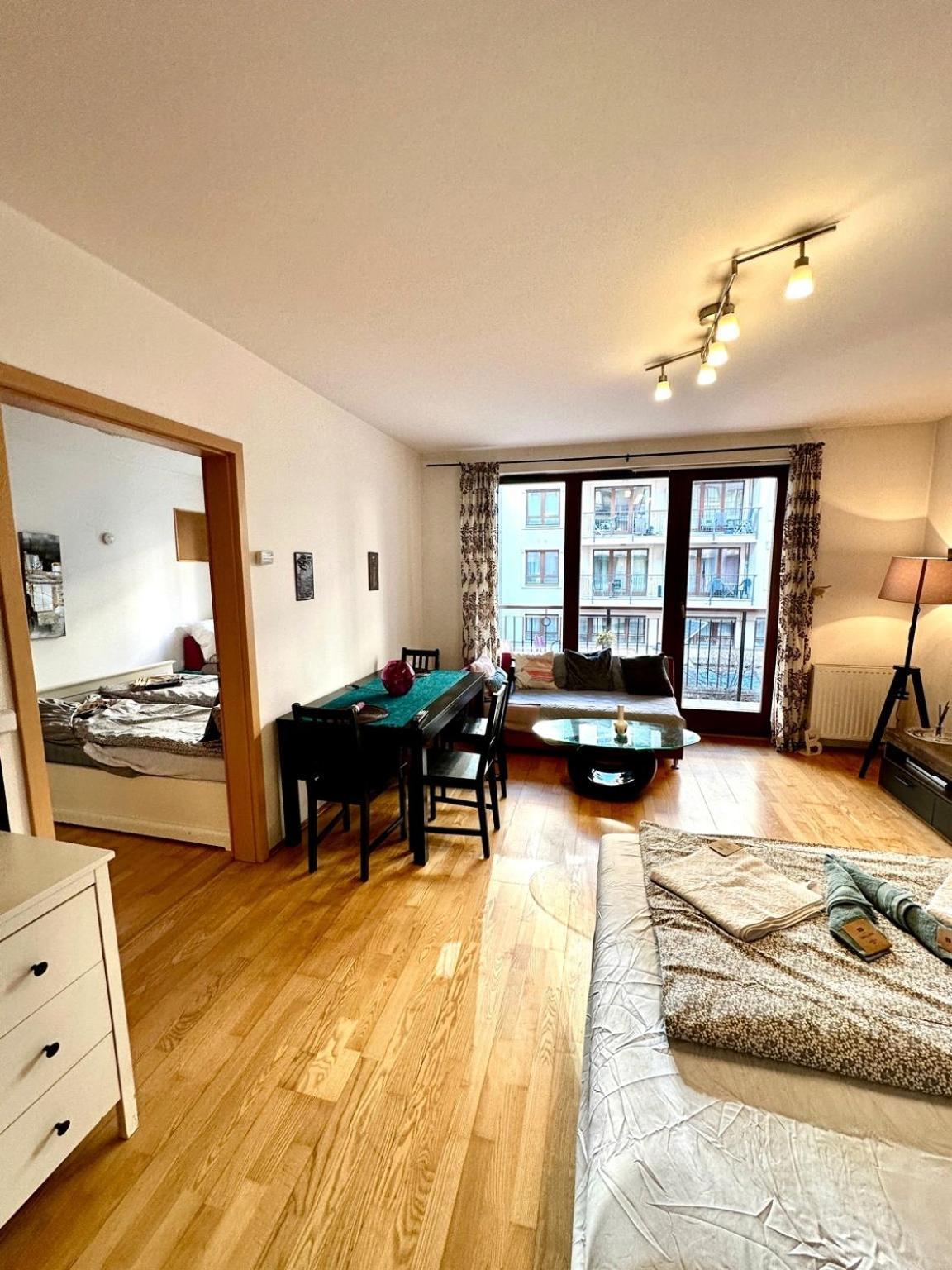 City Center Apartment With Balcony Budapest Bagian luar foto